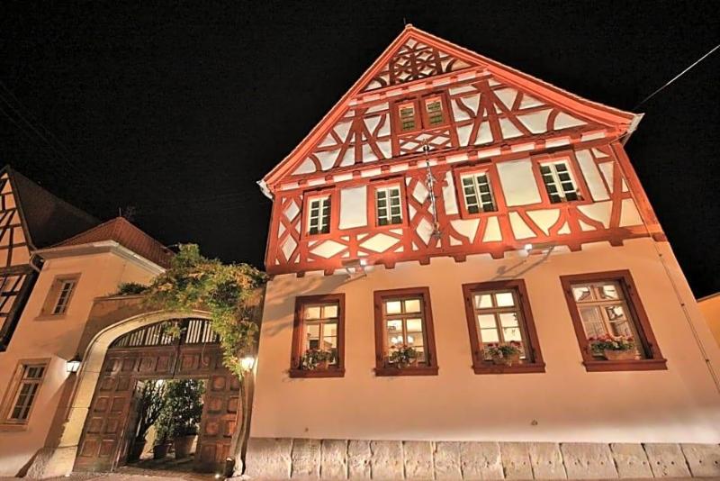 Weinhaus Henninger in Kallstadt, Germany
