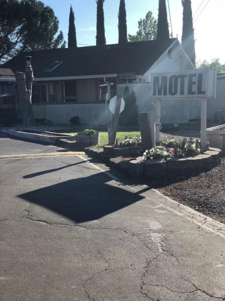 Kelseyville Motel - photo 30