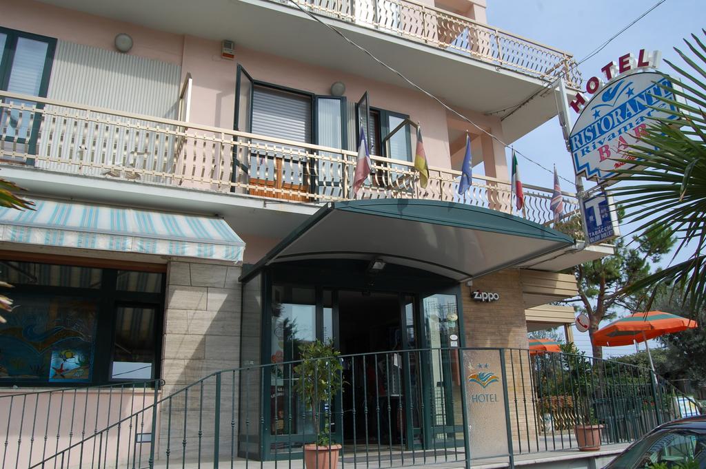 Hotel Rivamare — hotel in Massignano