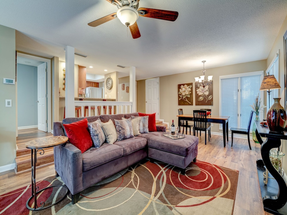 Saint Andrews Common 1657 by Hilton Head Retreats — 4-Star Luxury Hotel in Hilton Head Island, United States