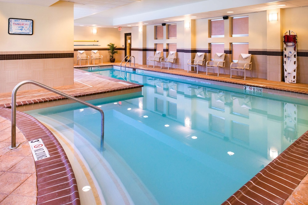 Hampton Inn & Suites National Harbor Alexandria Area - photo 20