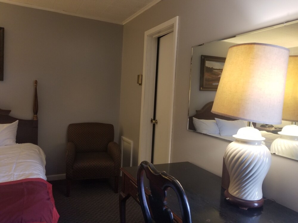 Fiesta City Motel - photo 17
