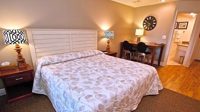Baileys Harbor Yacht Club Resort - photo 16