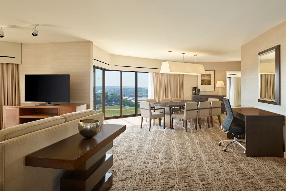 The Westin Kansas City at Crown Center - photo 22