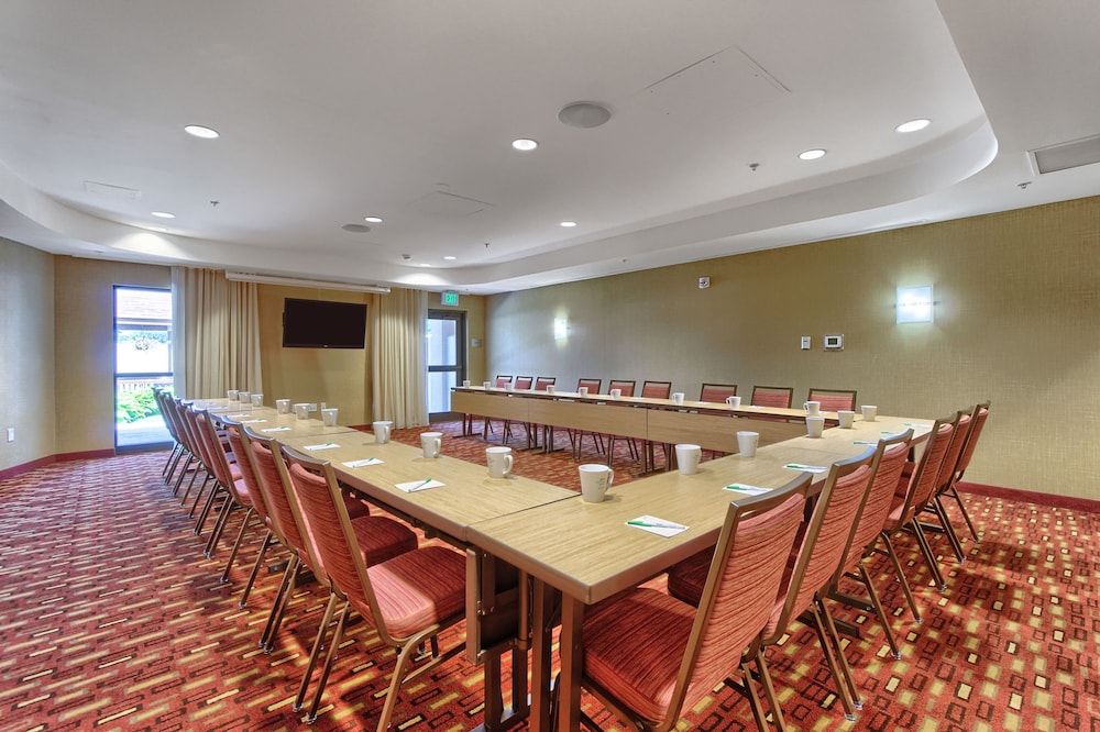 Courtyard by Marriott Harrisburg West Mechanicsburg - photo 42
