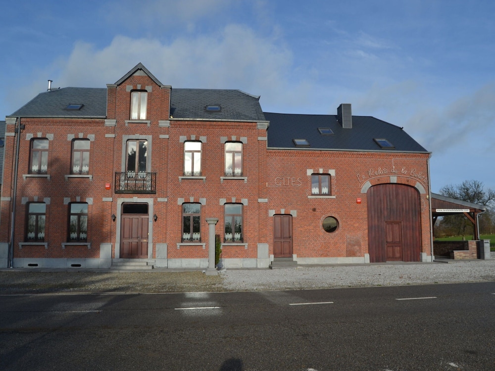Beautiful Holiday Home in Cul des Sarts with Garden — 4-Star Luxury Hotel in Couvin, Belgium