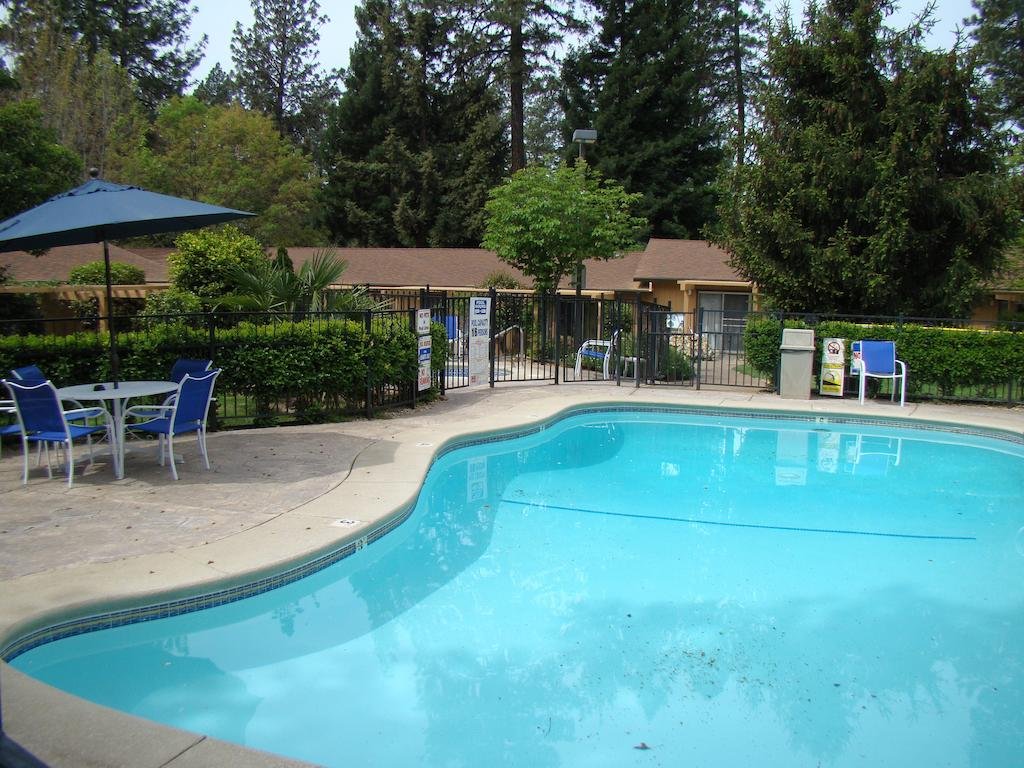 Ponderosa Gardens Motel in Paradise, United States