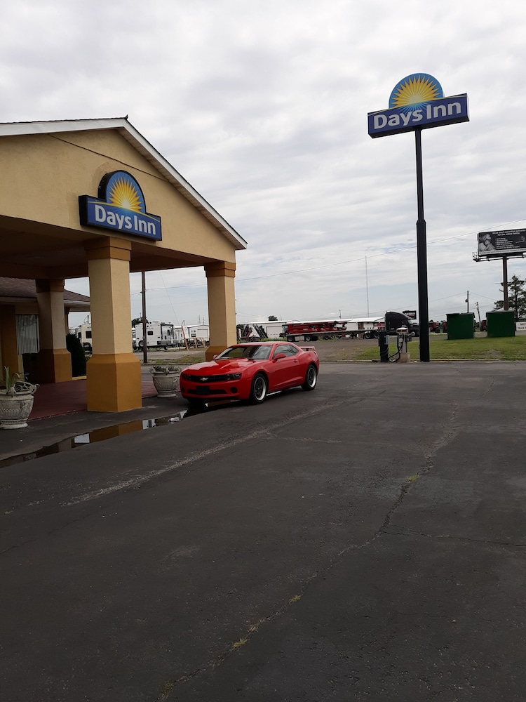 Days Inn by Wyndham Blytheville - photo 73