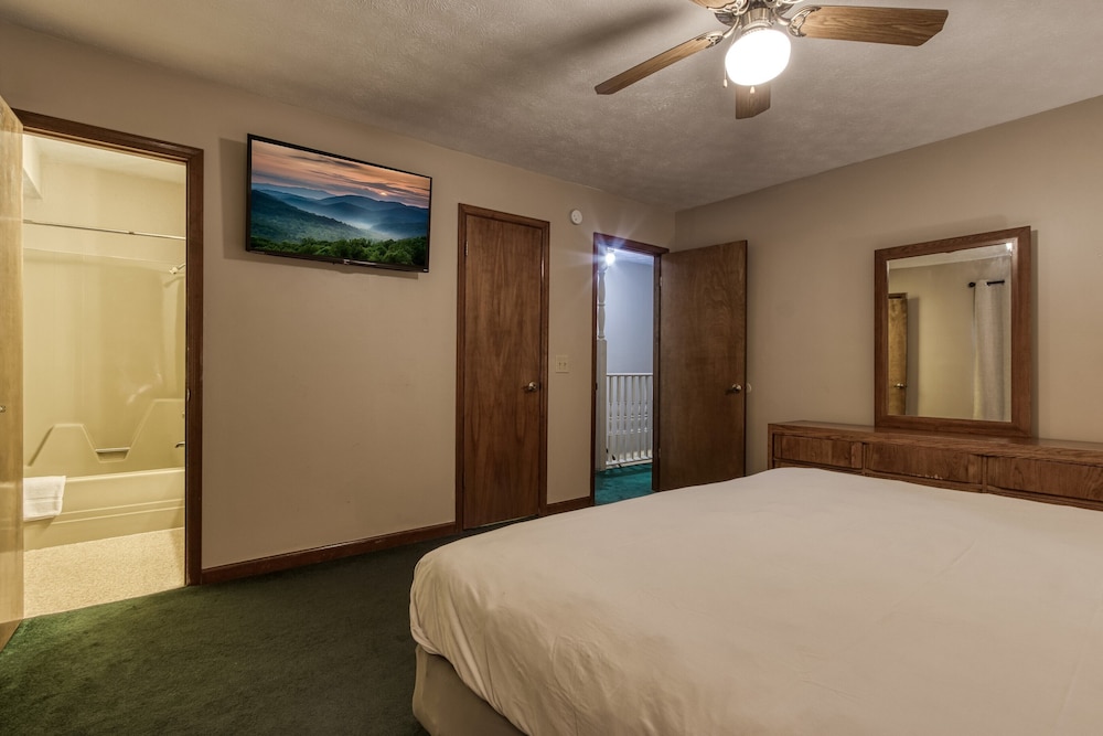 Pinecrest Hotel B - photo 18