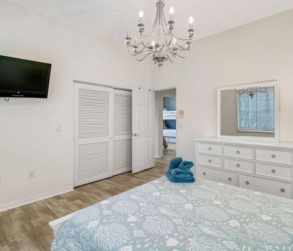 Siesta Key Marvel Pool SPA Deeded Beach Access - photo 81