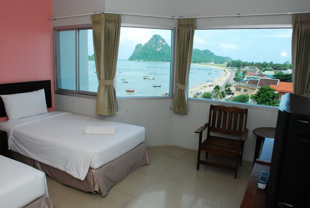 Prachuap Beach Hotel in Prachuap Khiri Khan, Thailand