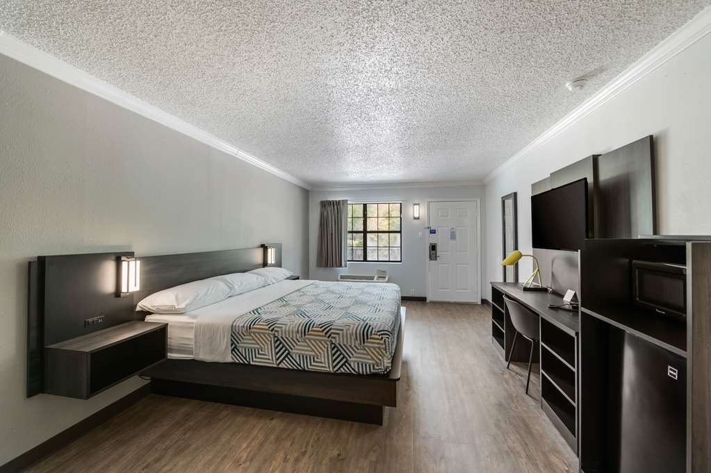 Motel 6 Kilgore TX - photo 12