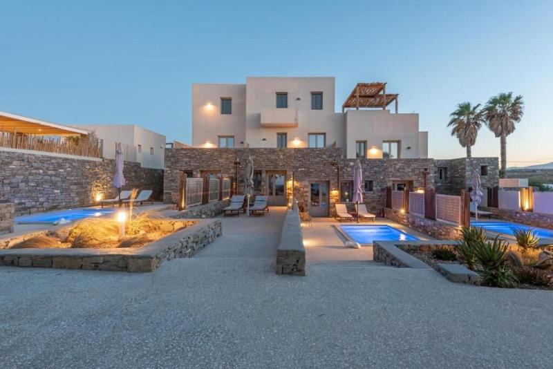 Paros Comfy Suites — 4-Star Luxury Hotel in Paros, Greece