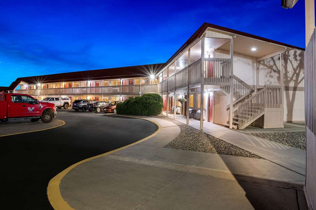Econo Lodge Miles City I 94 - photo 9