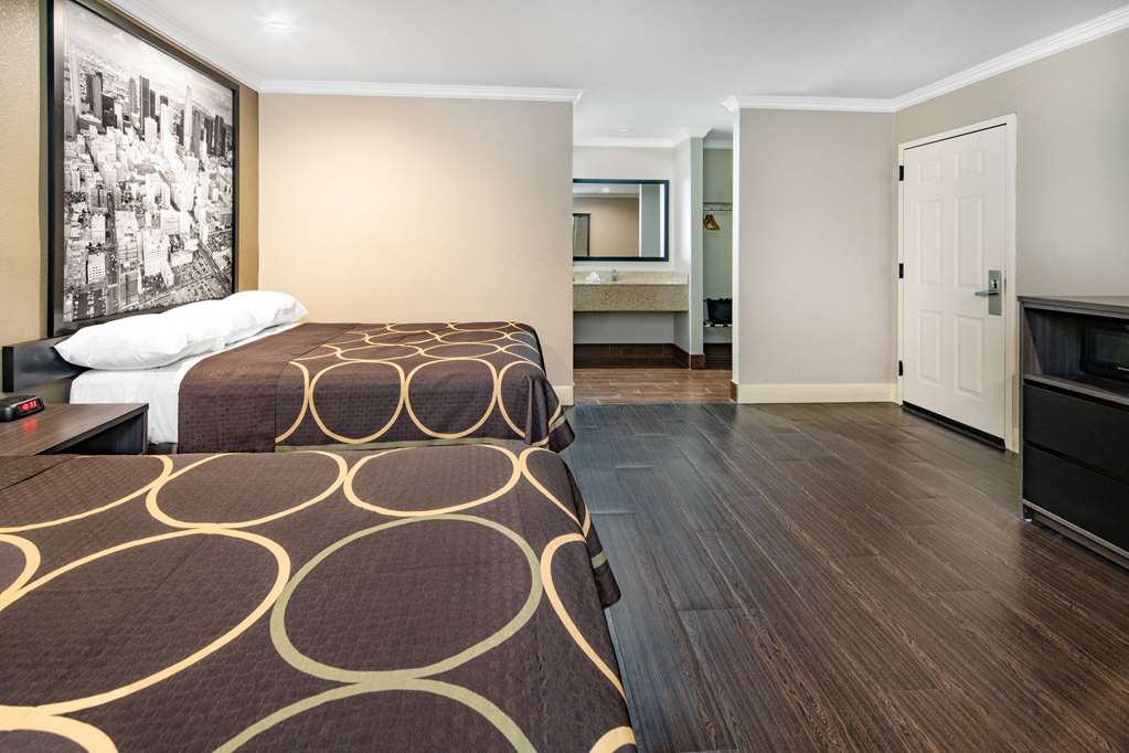 Super 8 by Wyndham North Hollywood - photo 28