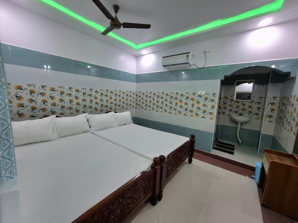 Ambika Residency & Mahal — hotel in Thiruthani