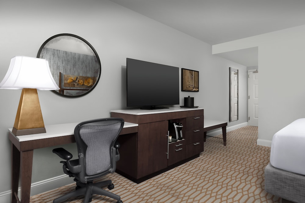 Virginia Crossings Hotel Tapestry Collection by Hilton - photo 12
