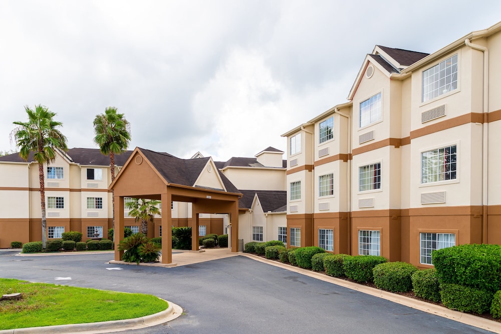 Red Roof Inn PLUS & Suites Savannah I 95 - photo 35