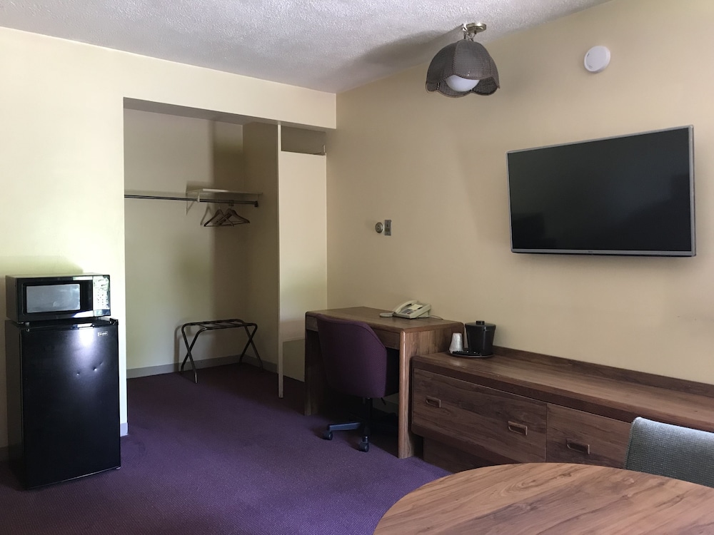 Allenwood Motel - photo 23