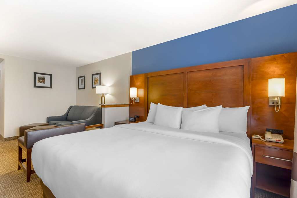 Comfort Suites Longmont - photo 21