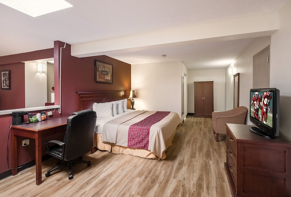 Red Roof Inn Hartford Vernon - photo 13