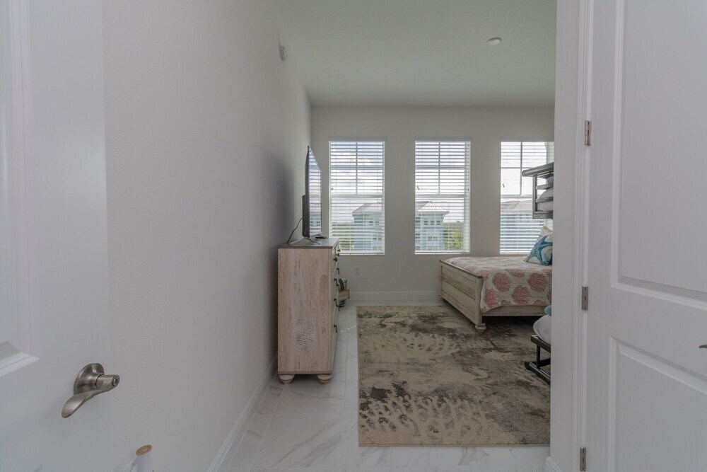 Castaway in Margaritaville Modern Beachy Condo overlooking pool — 4-Star Luxury Hotel in Bradenton, United States