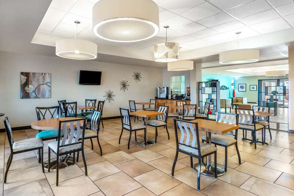 La Quinta Inn & Suites by Wyndham Tucumcari - photo 39