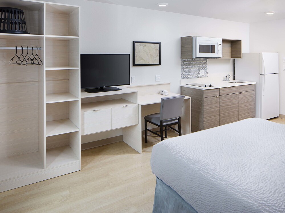 WoodSpring Suites Seattle Everett - photo 7