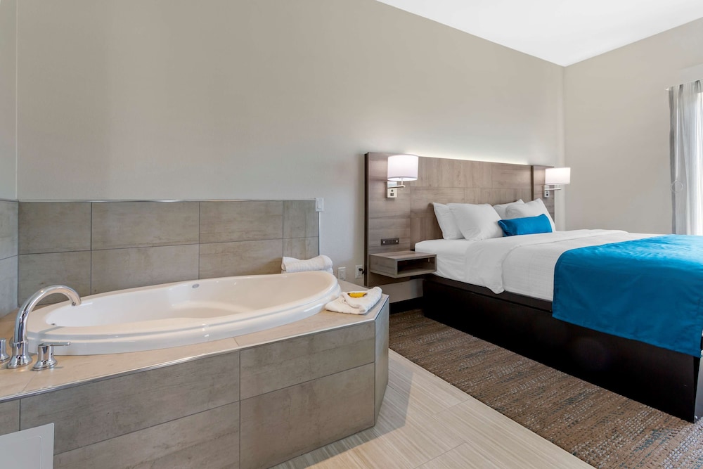 Best Western Plus Executive Residency Phoenix North Happy Valley - photo 39