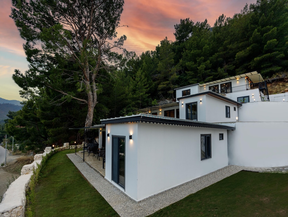 W Adrasan - carbon neutral hotel in Antalya