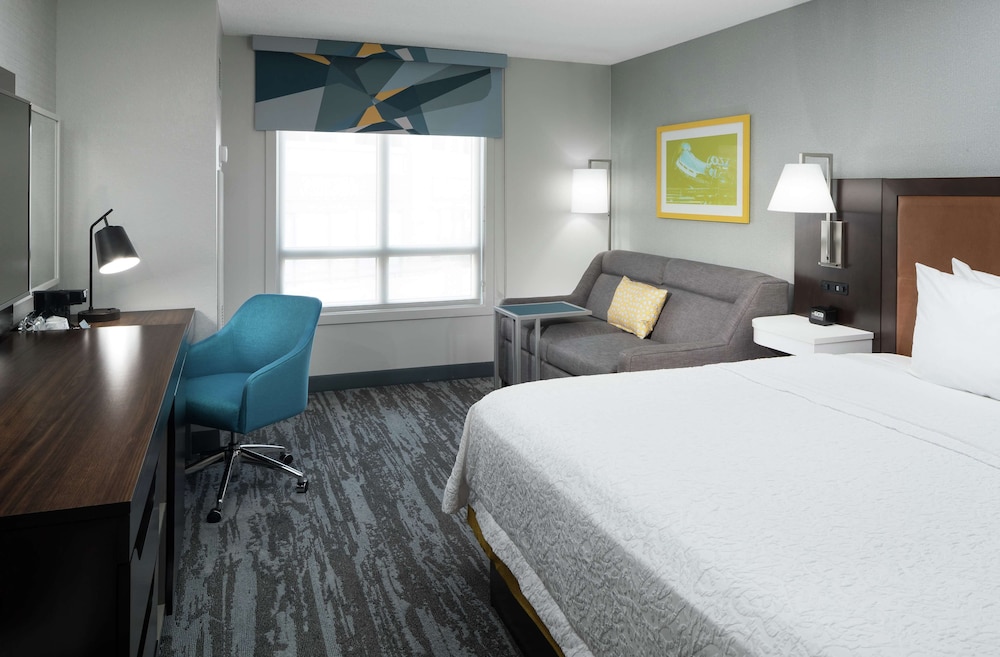 Hampton Inn & Suites Memphis Beale Street - photo 14