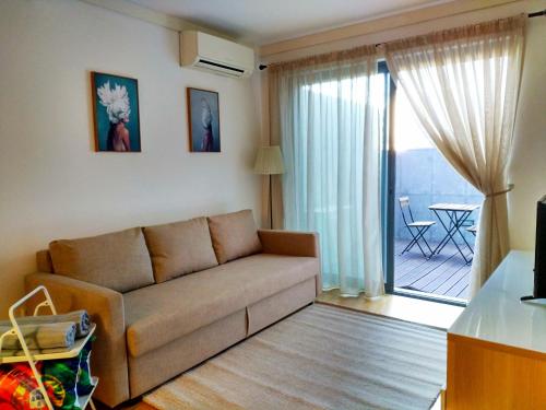 Nice duplex apartment with free pool and garage — 4-Star Luxury Hotel in Lisbon, Portugal