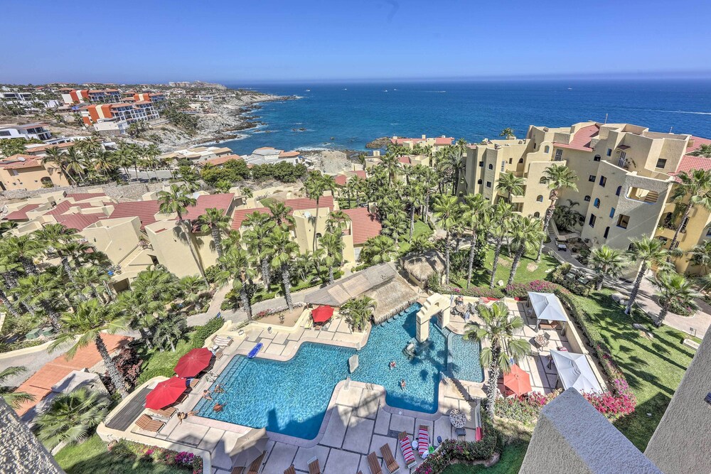 Resort Style Cabo Getaway with Pools and Ocean Views - carbon neutral hotel in Cabo San Lucas