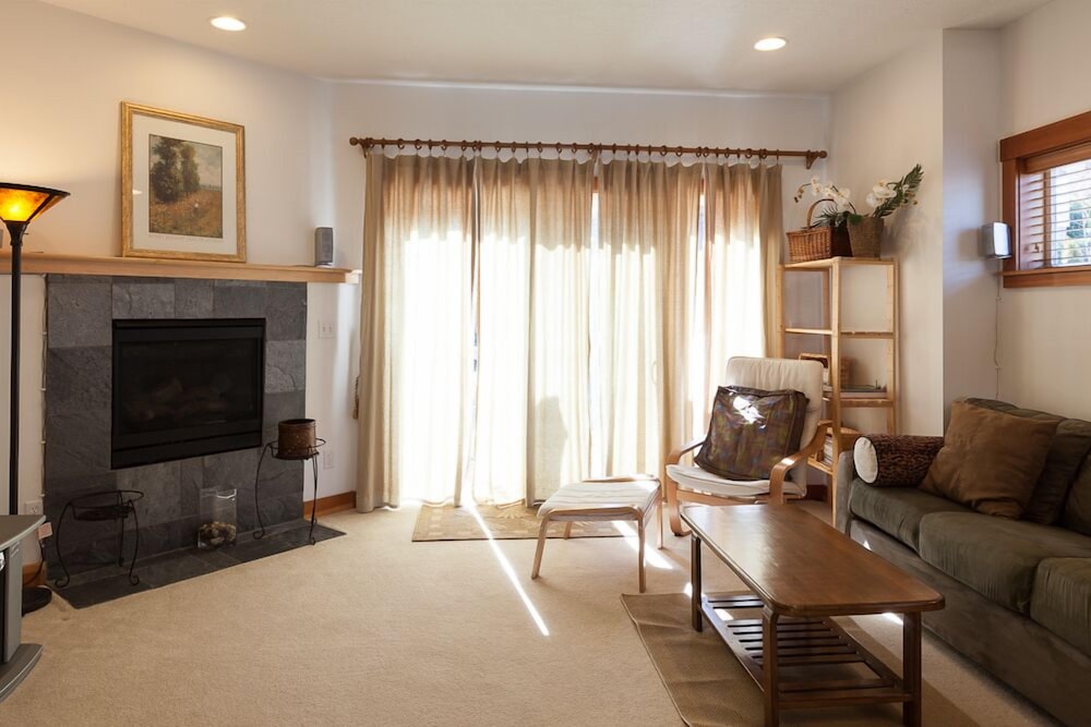 Pet Friendly Venturi with Fireplace and BBQ on the Deck by RedAwning - photo 6