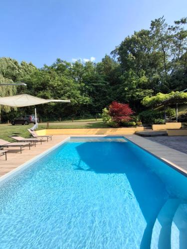 Holiday Home Villa Salici Pool & Garden — 4-Star Luxury Hotel in Colico Piano, Italy
