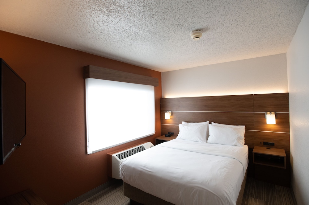 Holiday Inn Express Houghton Keweenaw by IHG - photo 17