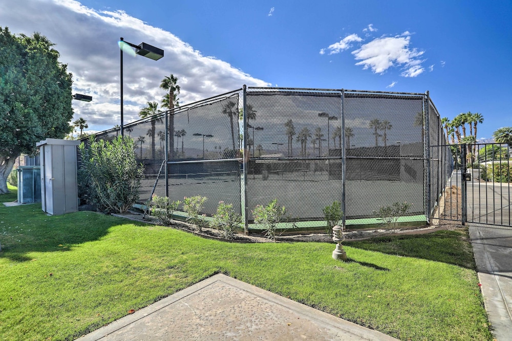 Chic Palm Desert Condo with Resort Style Amenities - photo 30