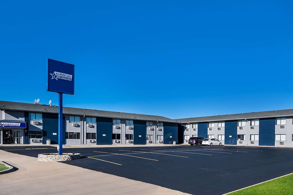 Americas Best Value Inn East Peoria - photo 4