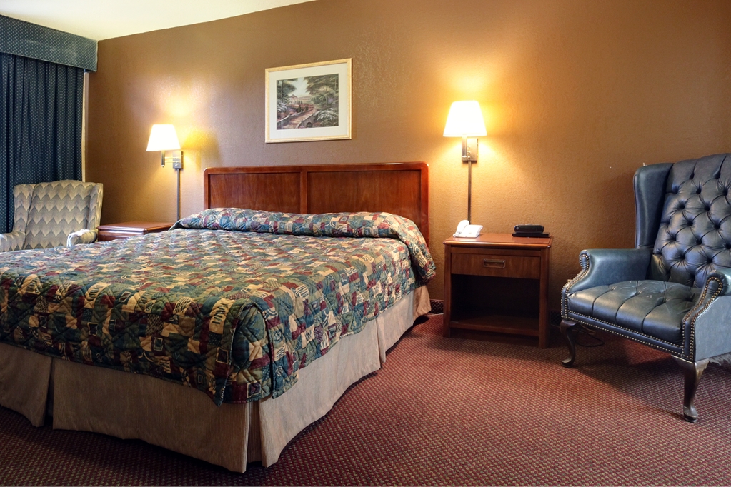 Americas Best Value Inn Marshall - photo 6