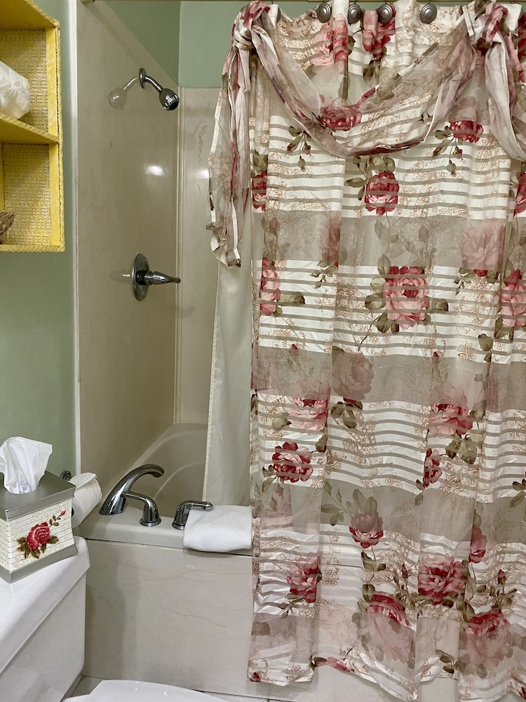 The Cypress Inn Bed & Breakfast - photo 82