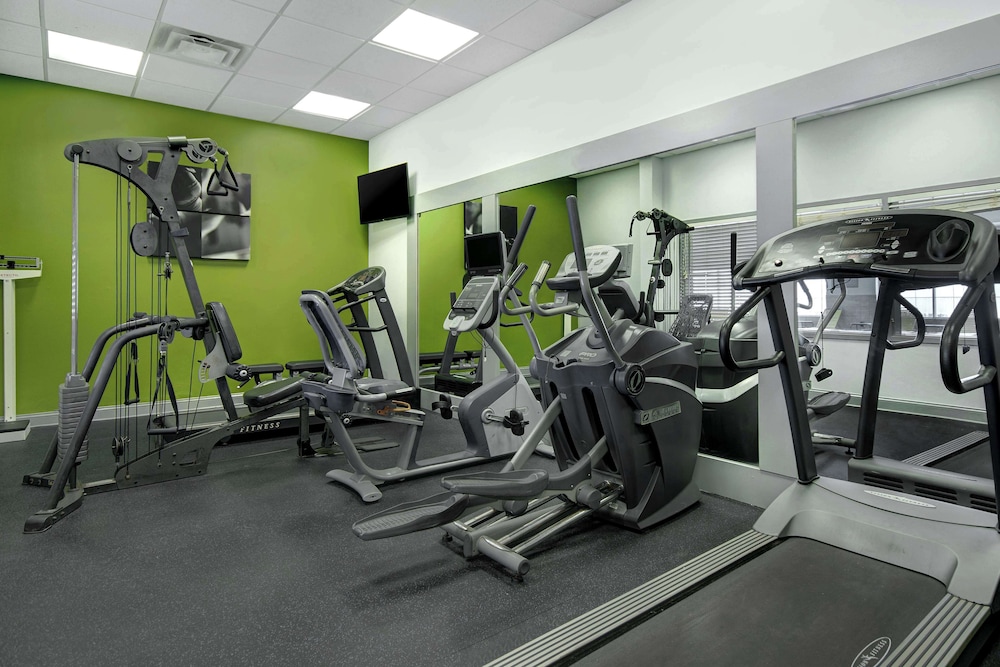 Spark by Hilton Rochester University Area - photo 34