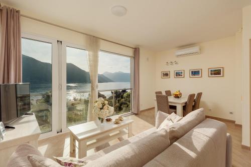 Baywatch Boka Sun filled Sea View — Dobrota — photo 4