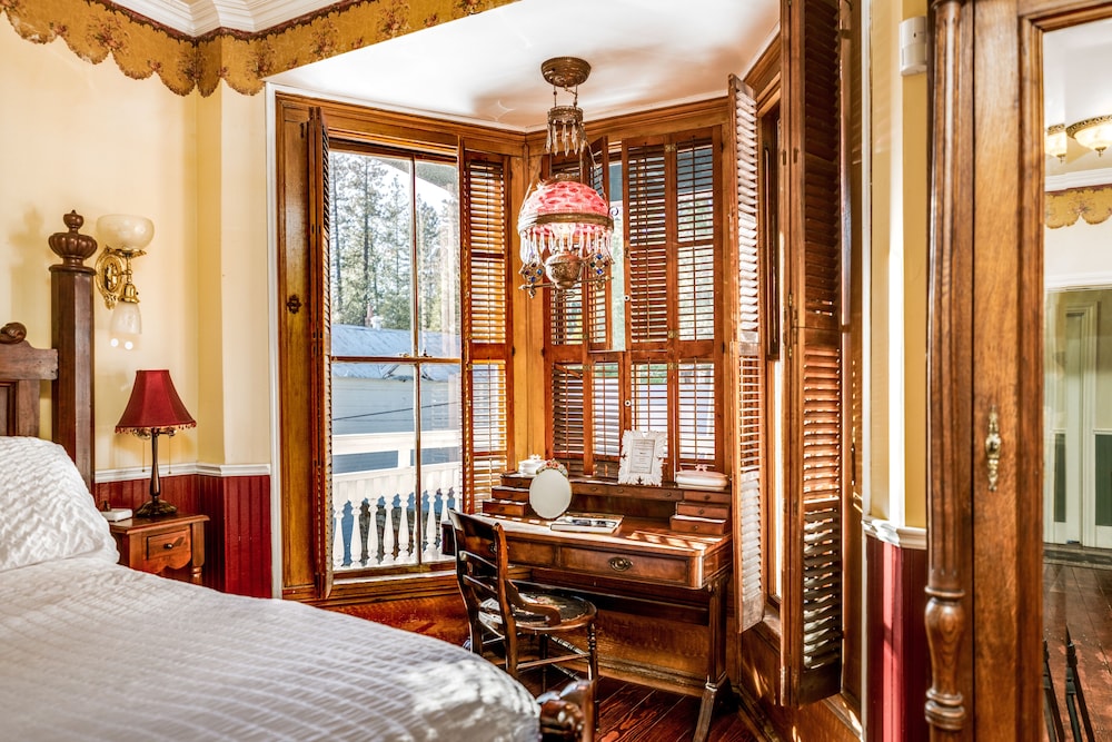 The Dutch Flat Hotel - photo 15