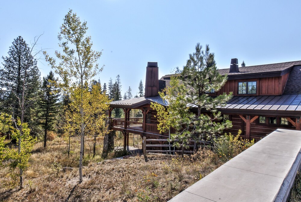 Frame Of Mind ST16 4 Br Chalet — 4-Star Luxury Hotel in Cascade, United States