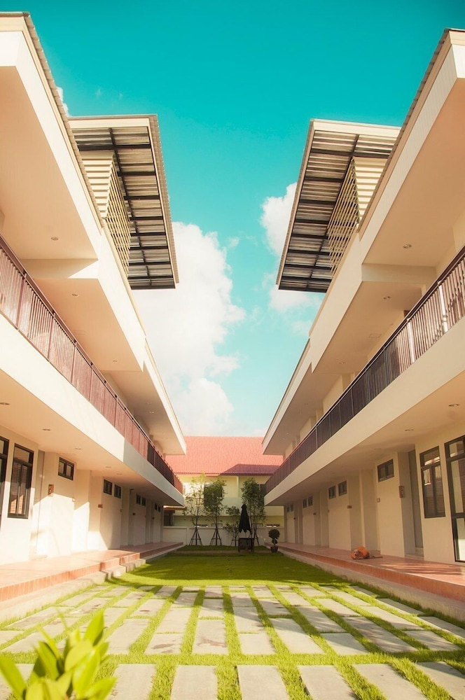 Yellow Moon - last minute hotel in Pattaya