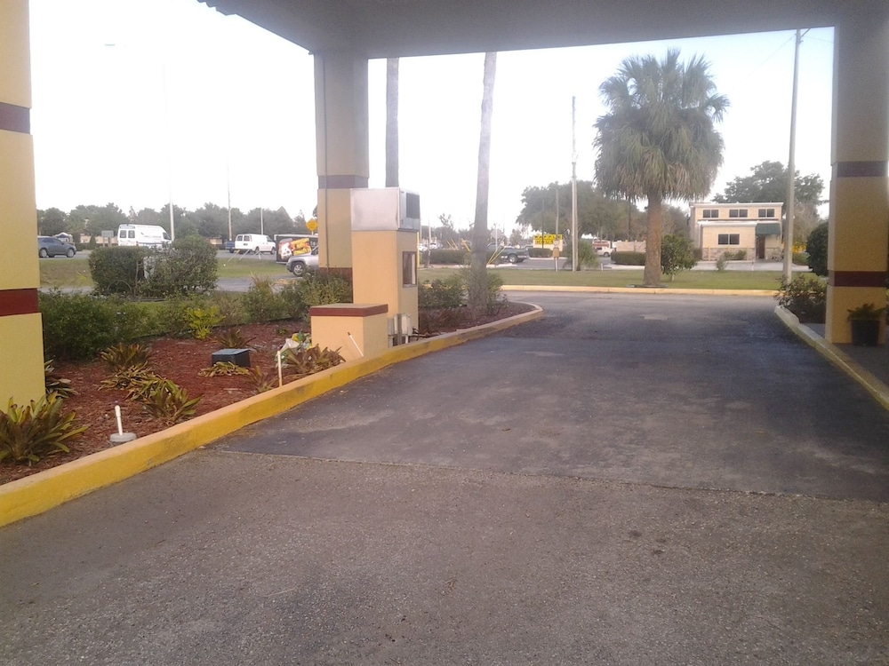 Budget Lodge of Mount Dora - photo 43