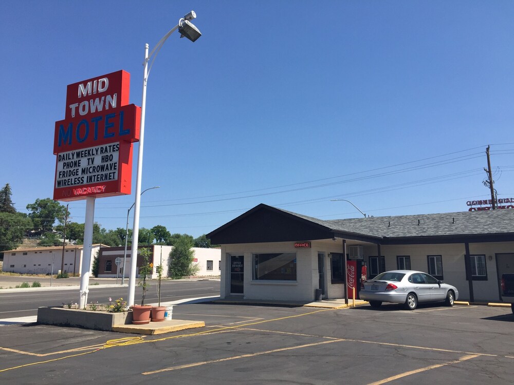 Mid Town Motel - photo 11