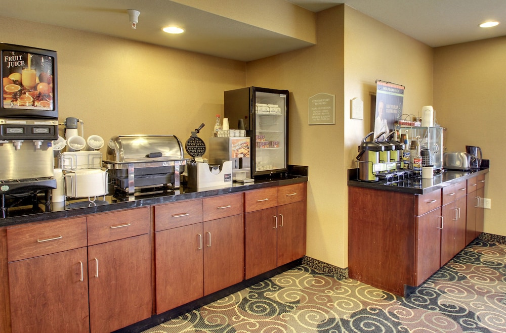 Cobblestone Inn & Suites Hartington - photo 29