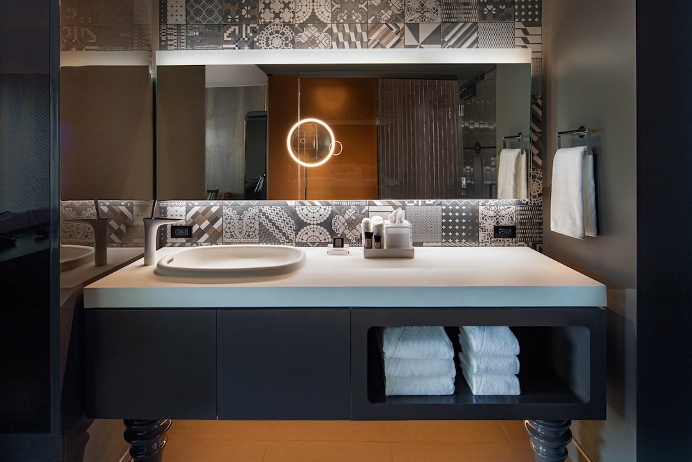 W Philadelphia - photo 49