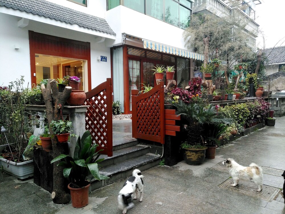 LingInn - carbon neutral hotel in Hangzhou
